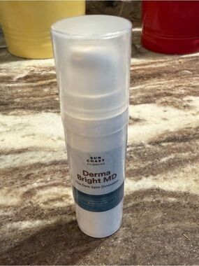 Derma Bright MD Dark Spot Minimizer - White